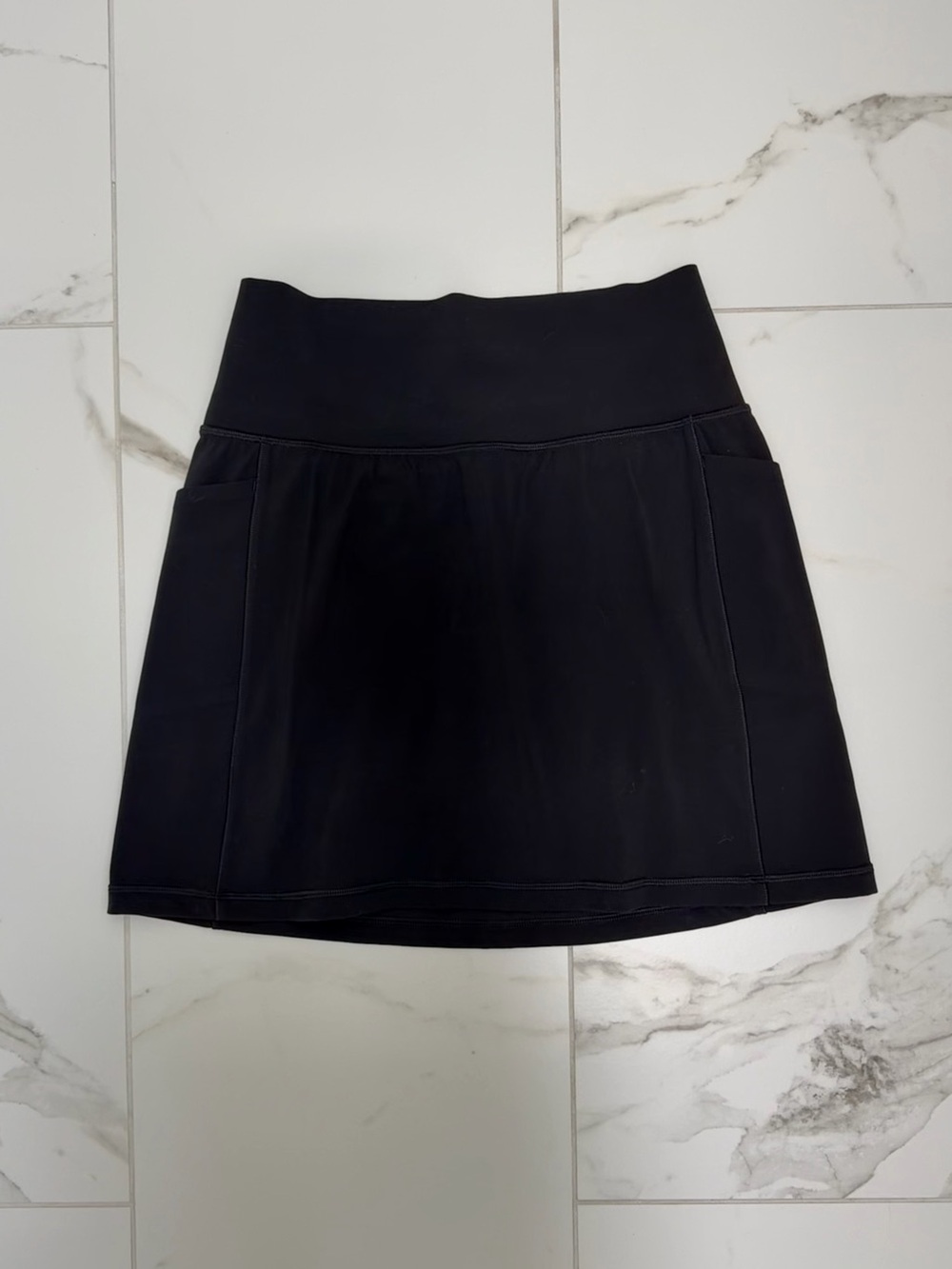 Athleta Salutation Stash Pocket 16.5" Skort Black
